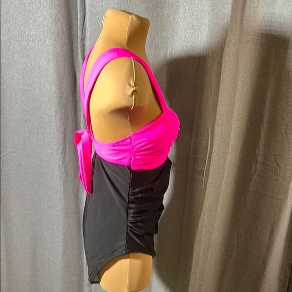 VIMPUNEC Pink and Black Swimsuit - Picture 11 of 14